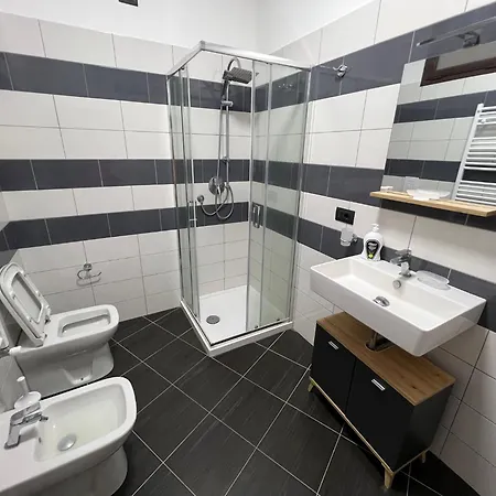 Luminoso In Centro Citta 아파트 *